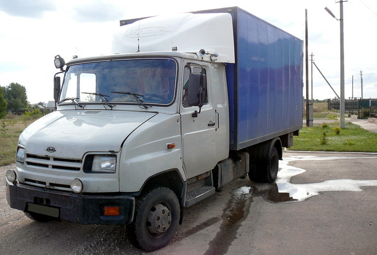 Заказать грузовой автомобиль для доставки мебели : инженерная сантехника из Сочи в Краснодар